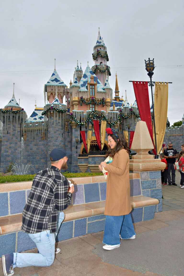 Derek had to deal with Kathy wanting to change plans, a marching band, and getting the ring past security... But everything worked out, and *SPOILER ALERT* she said yes!