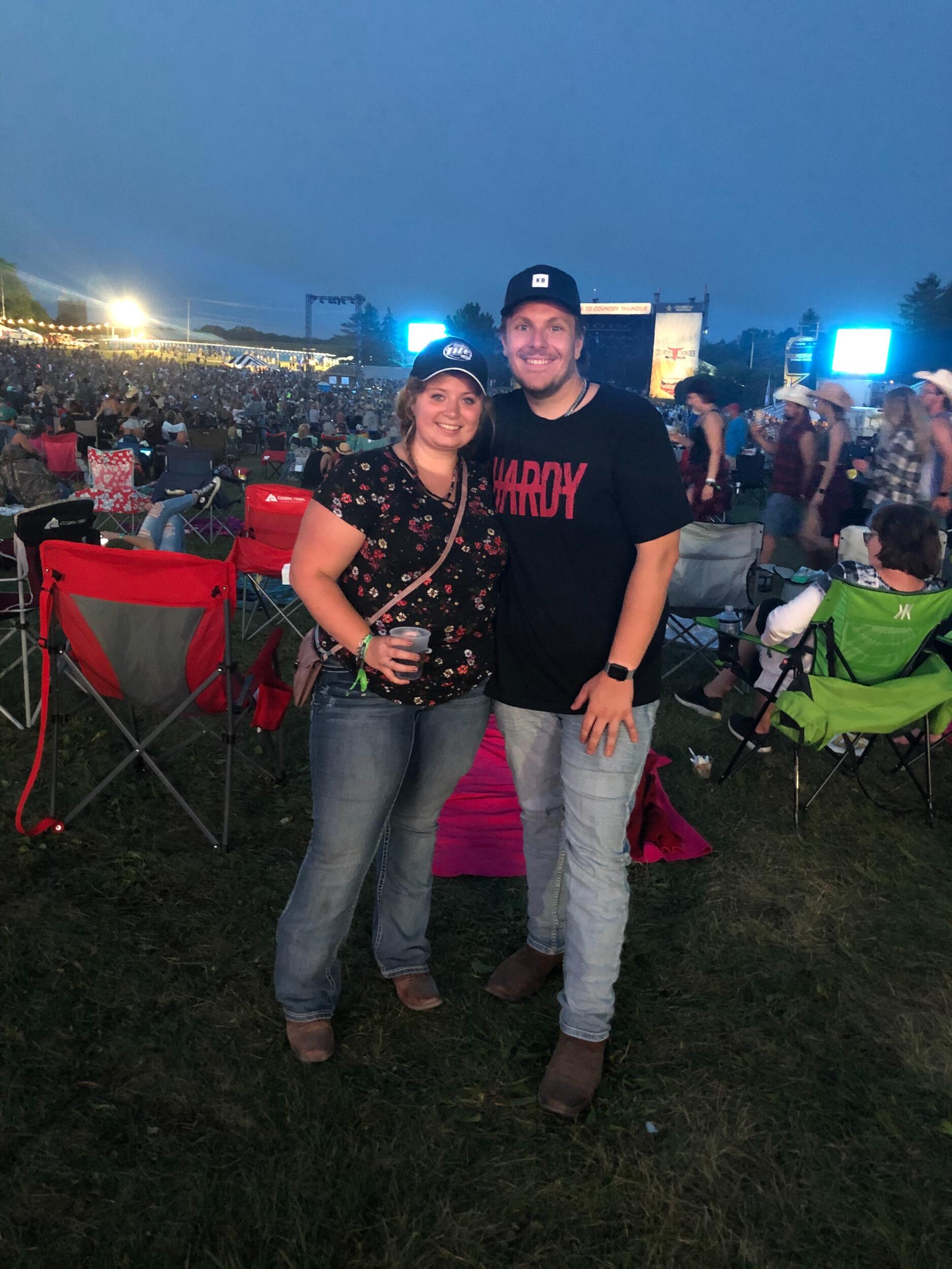 Sam and Alyssa celebrate another anniversary at a country music festival, Country Thunder