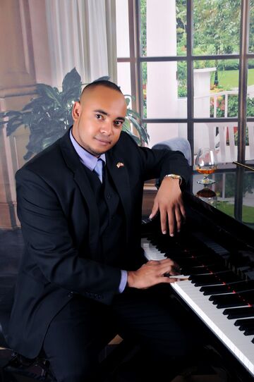 Leandro Diaz Cocktail Pianist - Cover Band - Orlando, FL - Hero Main