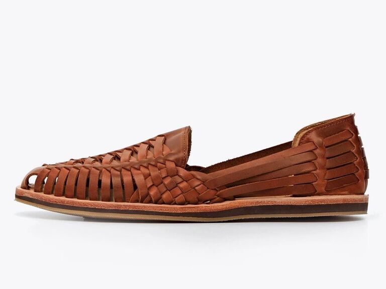 footwear for beach men