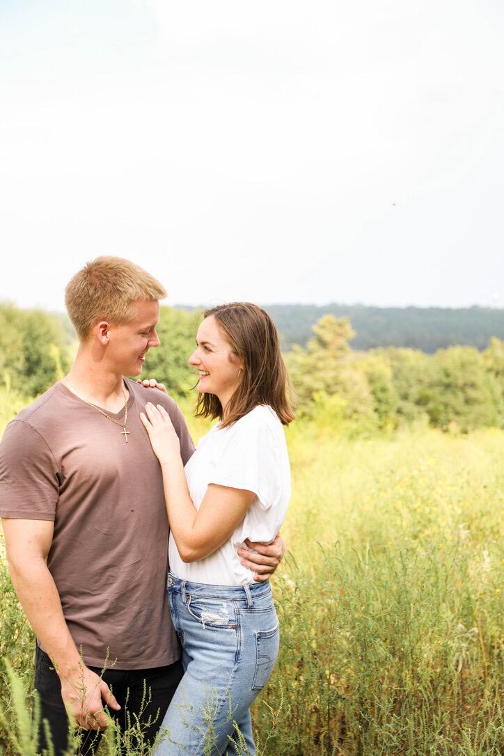 Jake surprised Cassi with a photoshoot date by the talented Chloe Burleson! We love these pics.