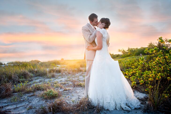A Casual Diy Beach Wedding At A Private Residence In Sanibel Florida