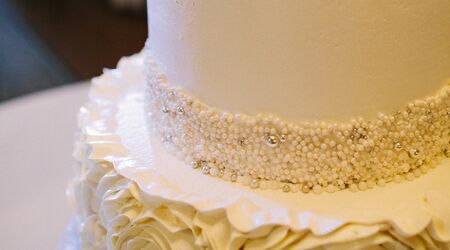 Classic Cakes Wedding Cakes The Knot