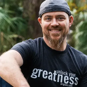 Funny & Interactive Keynote Speaker Ari Gunzburg - Motivational Speaker - Charleston, SC - Hero Main