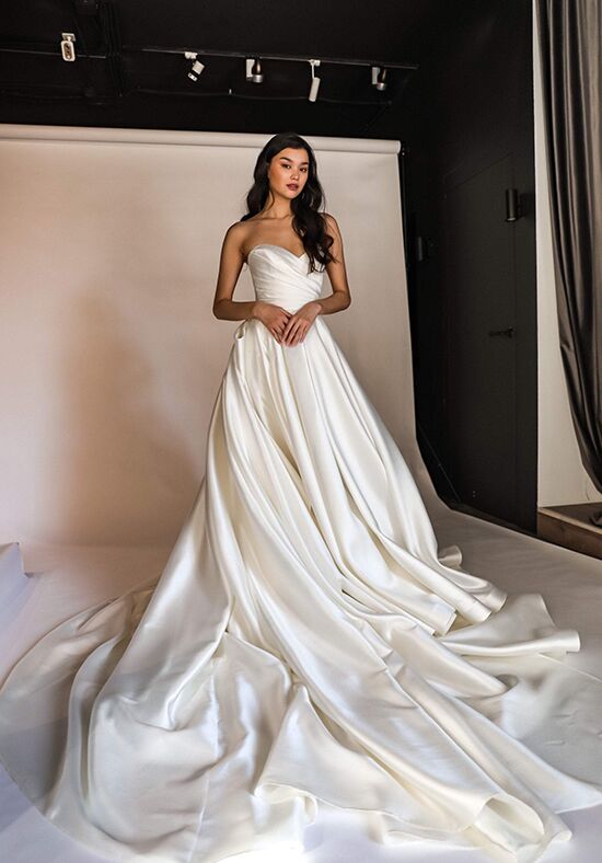 Classic Mikado Wedding Dress Gloria with Huge Bow