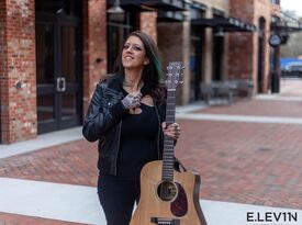 Lynnay Della Luce - Acoustic Guitarist - Atlanta, GA - Hero Gallery 4