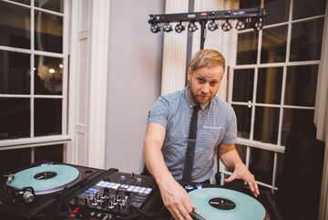 Jon Strader - DJ - Boston, MA - Hero Main