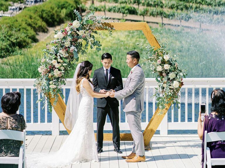 How To Find The Perfect Wedding Officiant What To Know
