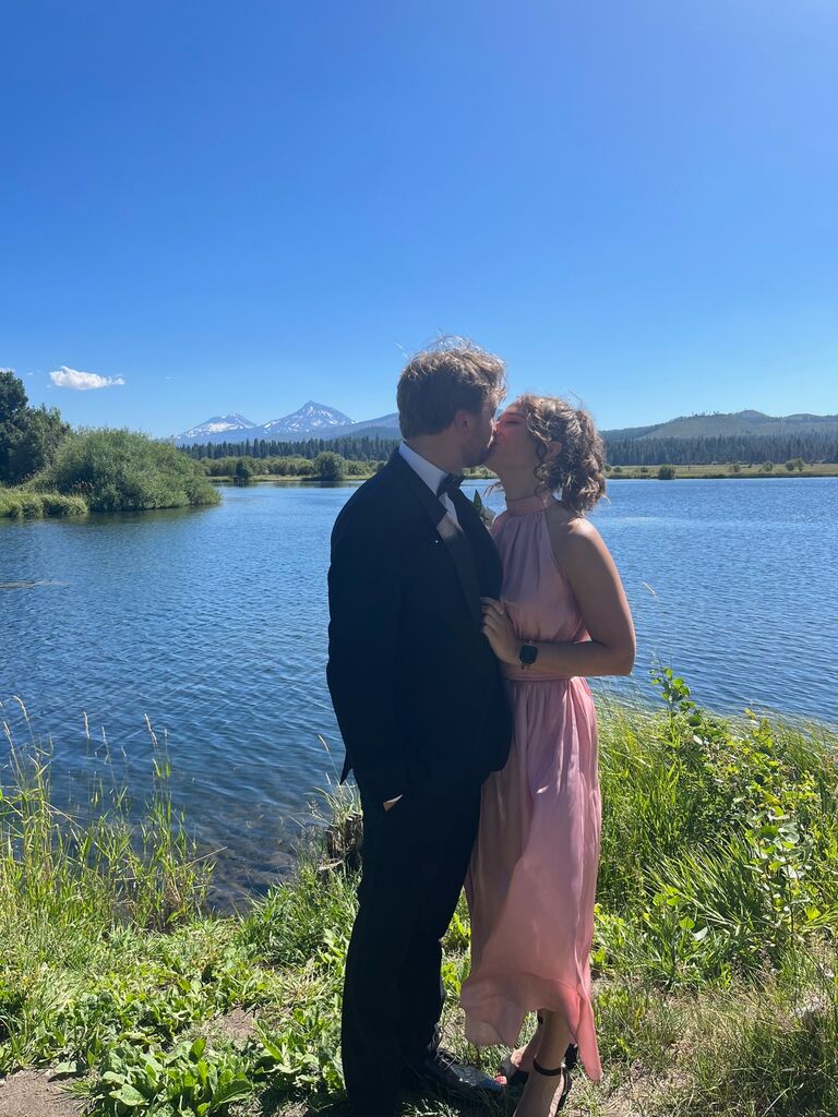 The summer of 2023 the couple got to travel to Oregon for a dear friend's wedding. The trip was filled with amazing experiences and even better company :)