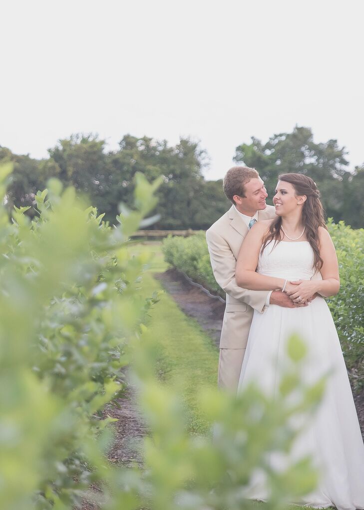 A Simple Rustic Wedding At The Wishing Well Barn In Plant City