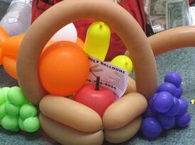 Dragonfly Balloons - Balloon Twister - Stoneboro, PA - Hero Gallery 4