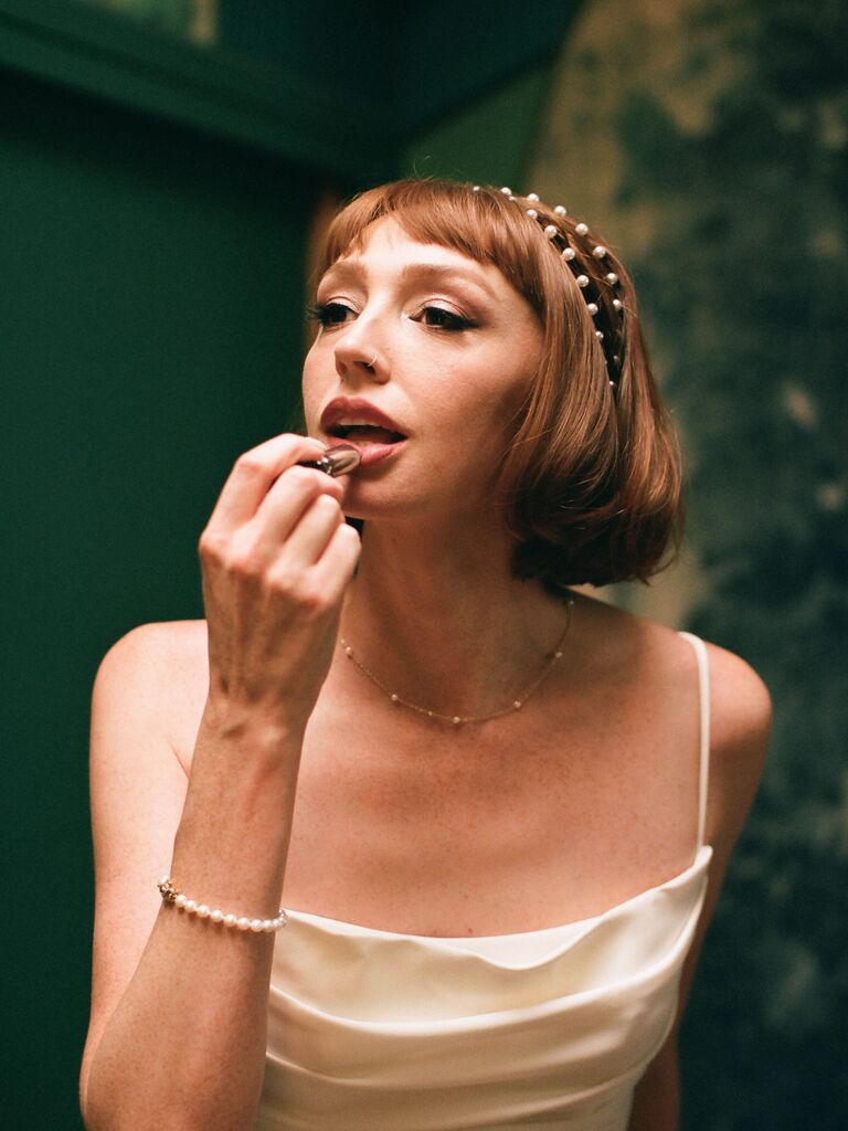 Pearlescent eyeshadow