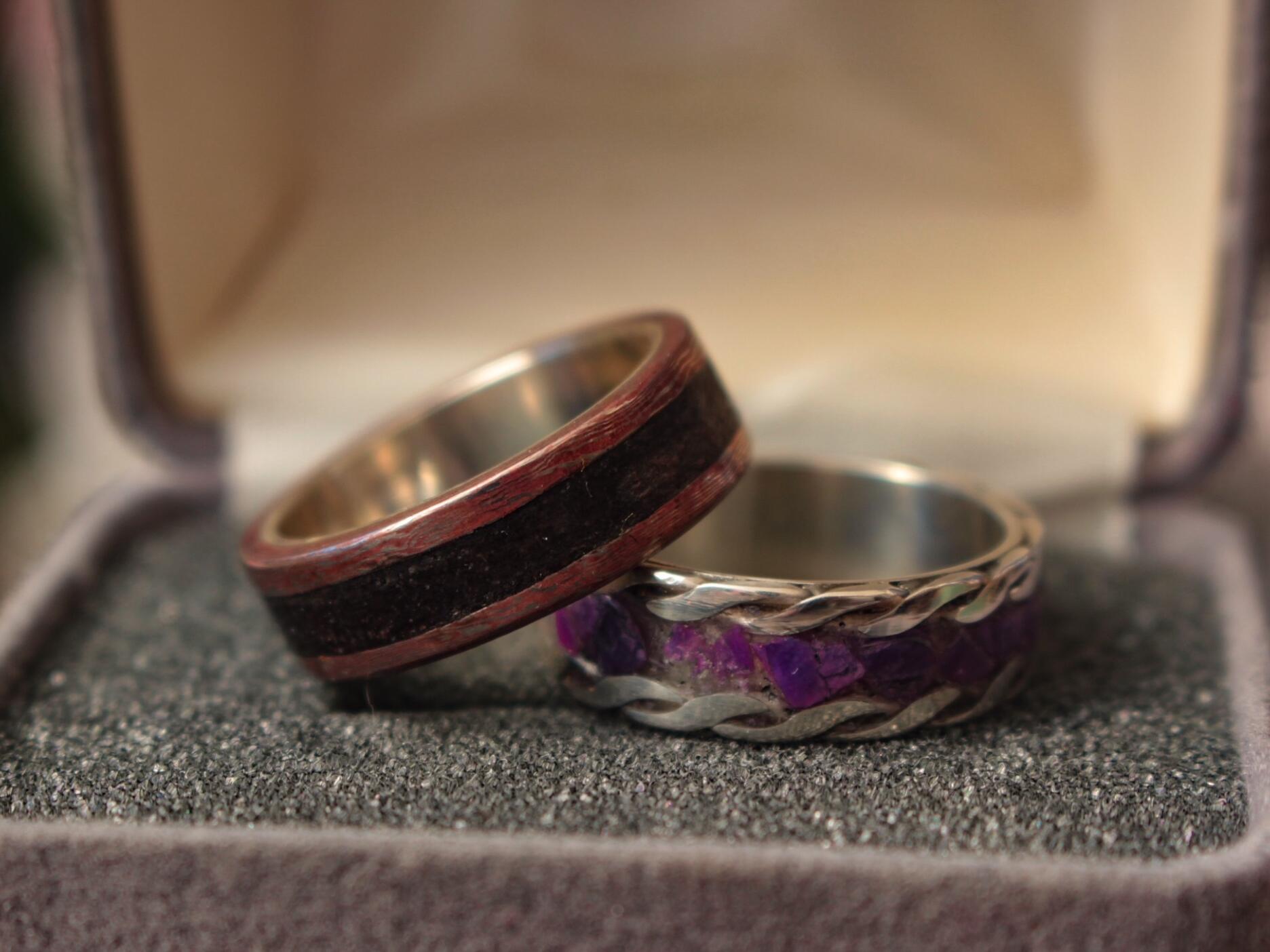 Blake messaged a friend of theirs, Levi, asking to make an engagement ring for Jordyn. The very next day, Jordyn messaged Levi to see if he could make an engagement ring for her to give to Blake. Levi forged two rings for the couple, let the race begin!