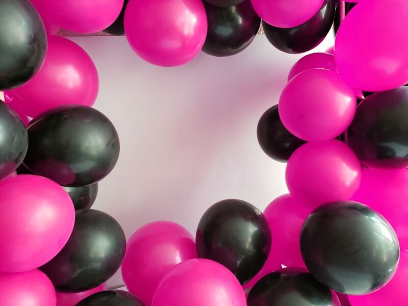 Sex and the City themed party idea - balloon decor