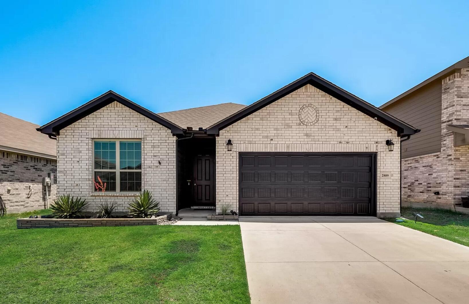 John and Savanna purchase their first home together in Fort Worth. Both looking forward to filling every corner with cherished memories and boundless love. 