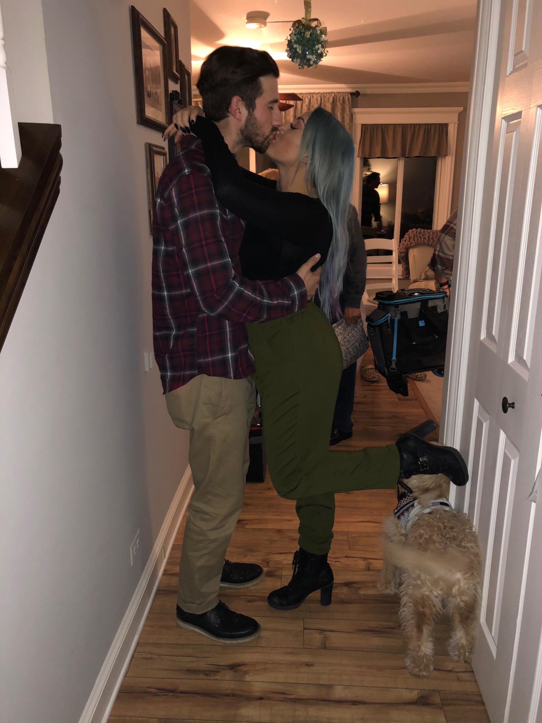 Christmas 2019 under the mistletoe 