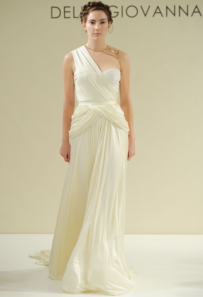Della Giovanna Fall 2015 Wedding Dress Collection Includes Gold Chain Mail