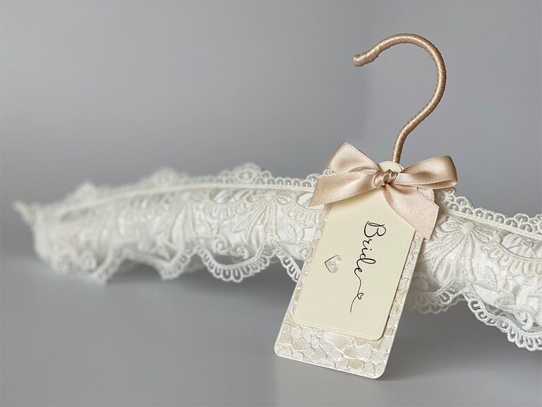 20 Gorgeous Wedding Dress Hangers for Your Big Day