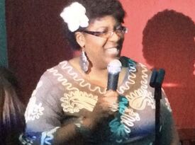 Dee Watson - Clean Comedian - Albany, NY - Hero Gallery 2