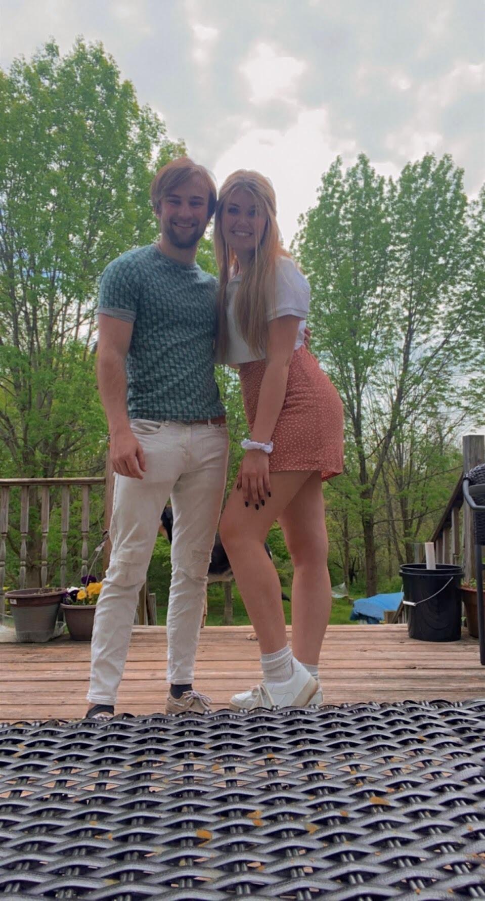 Not yet dating, Sam buys Emma lunch and teaches her how to play Cribbage for the first time before Summer break