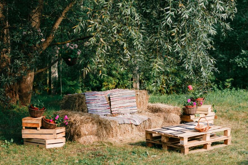 Aesthetic seating area western theme party ideas