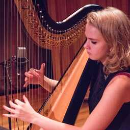 Leila Jay, harpist, profile image