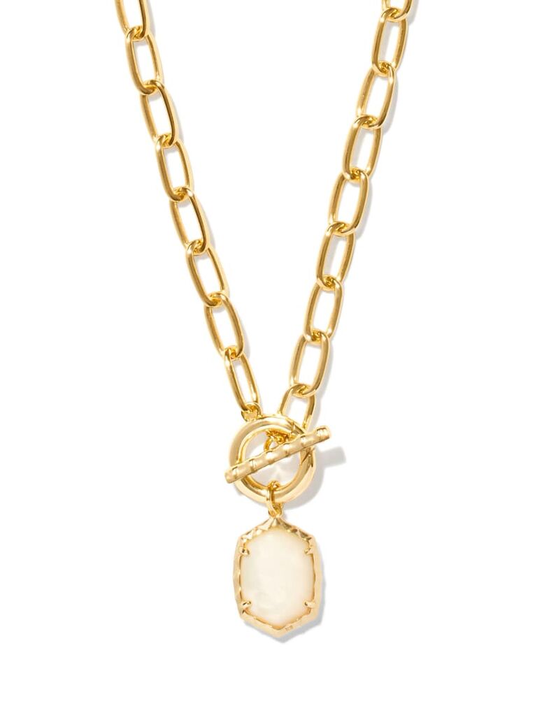 Ivory mother-of-pearl necklace