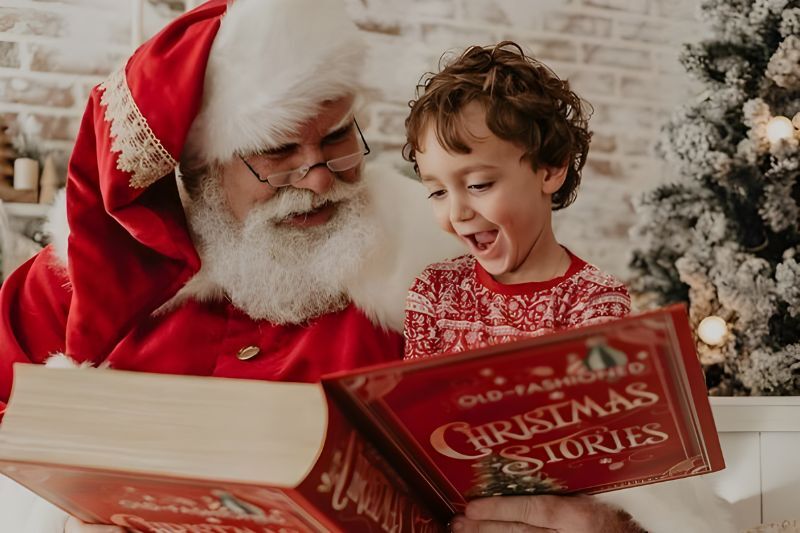 Elf themed Christmas party ideas - Santa Claus