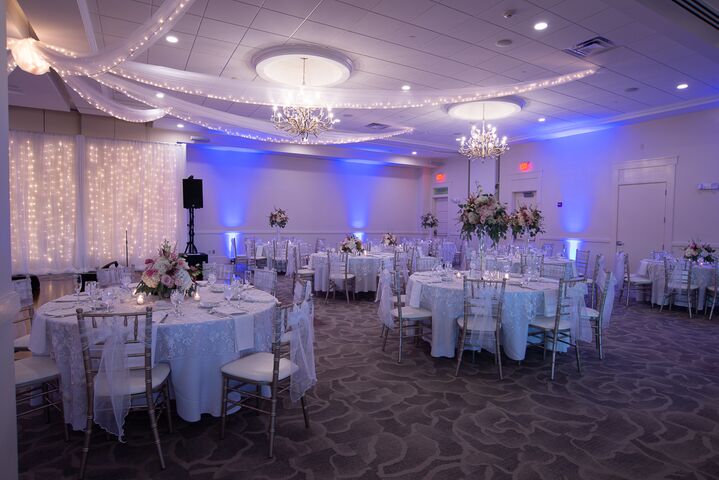 Four Oaks Country Club - Top Dracut, MA Wedding Venue