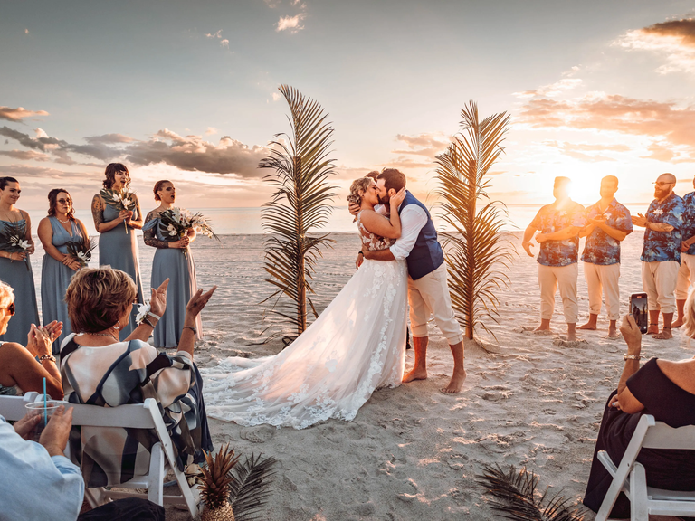 Tradewinds Island Resort for the best St Petersburg, FL wedding venue