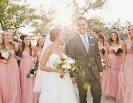 bride-groom-with-bridal-party