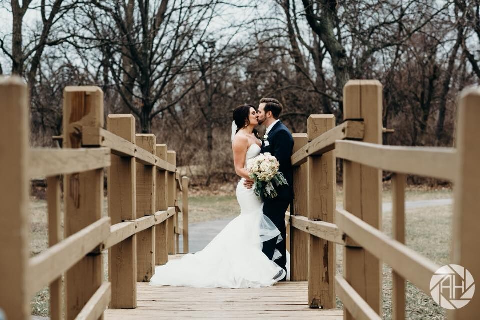 Wolsfelt's Bridal and Tuxedos | Bridal Salons - Aurora, IL