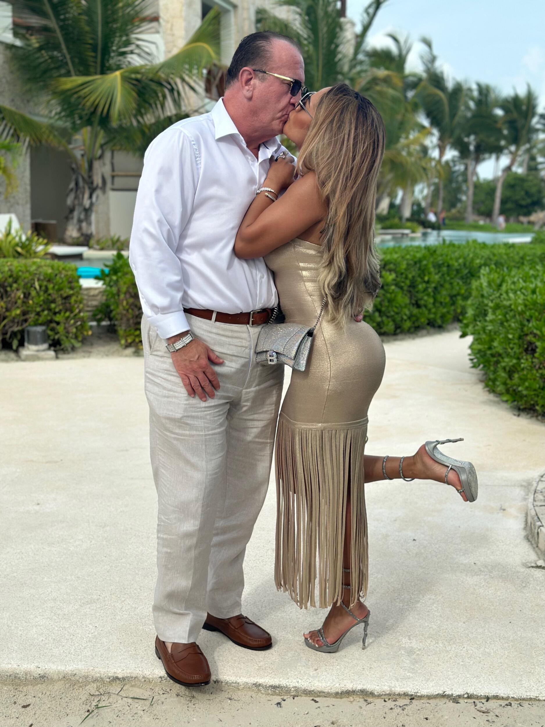 Kisses forever!