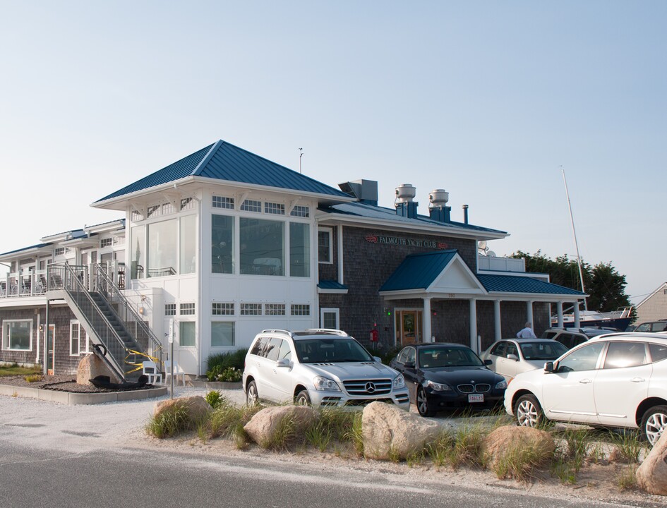 yacht clubs in falmouth ma