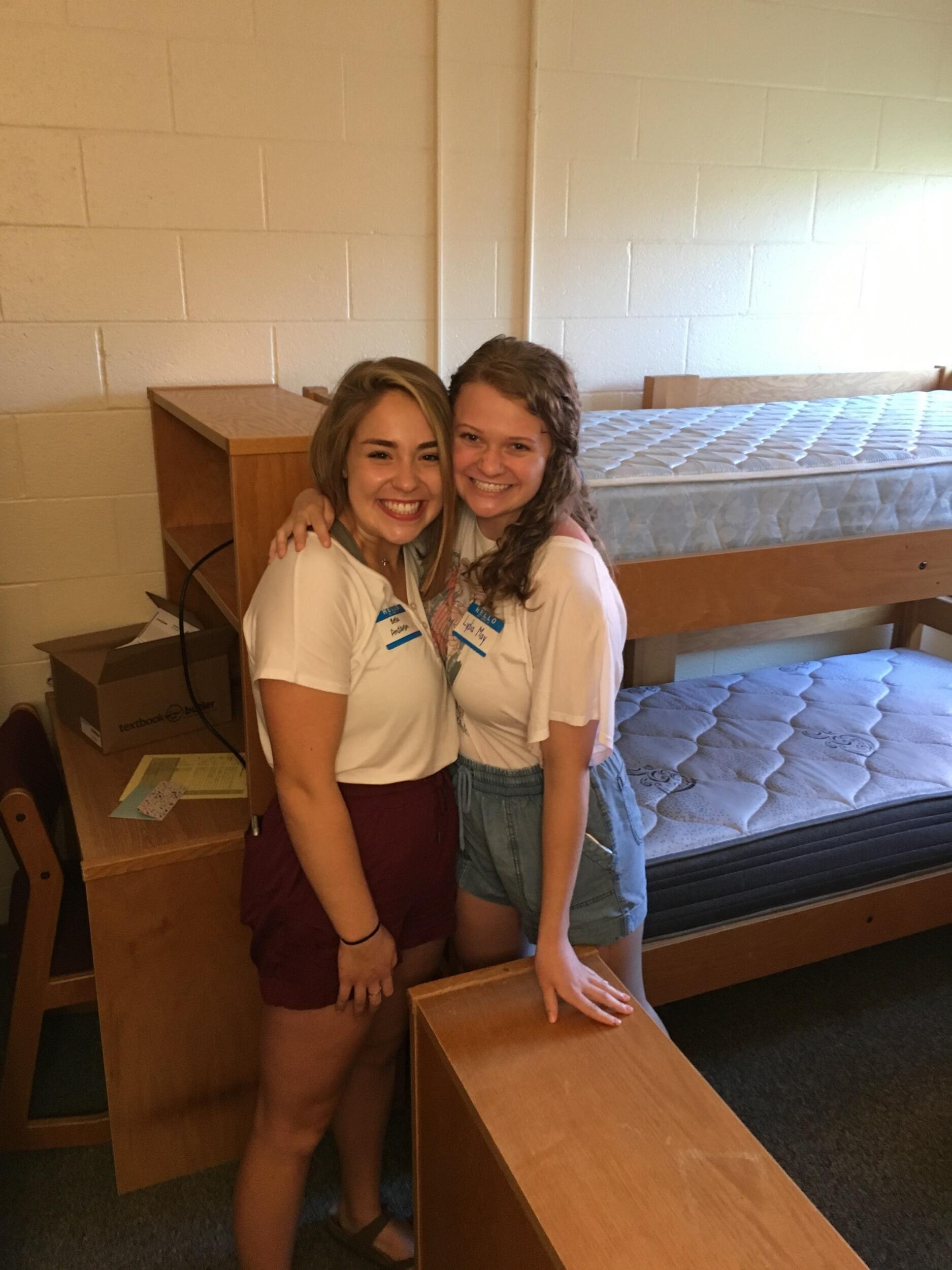 Bella moves into Taylor! 