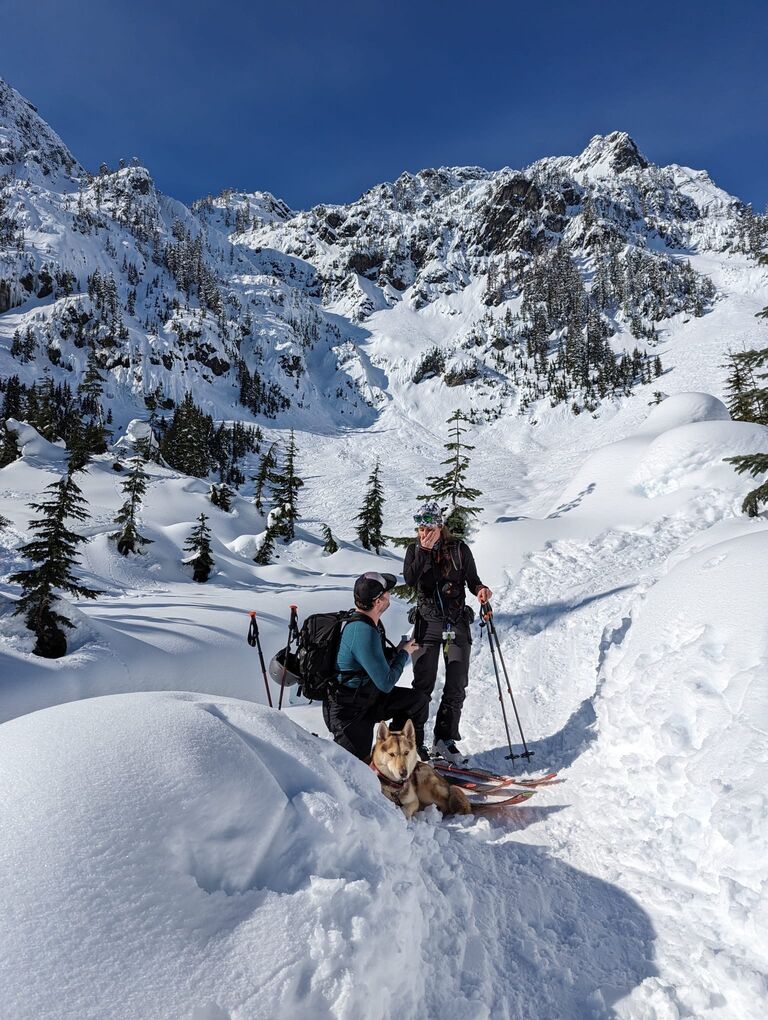 With the help of their friends, Bri and Adam, Chris pulled a fast one on Jess and went tele skiing down on one knee in the backcountry of Alpental. 