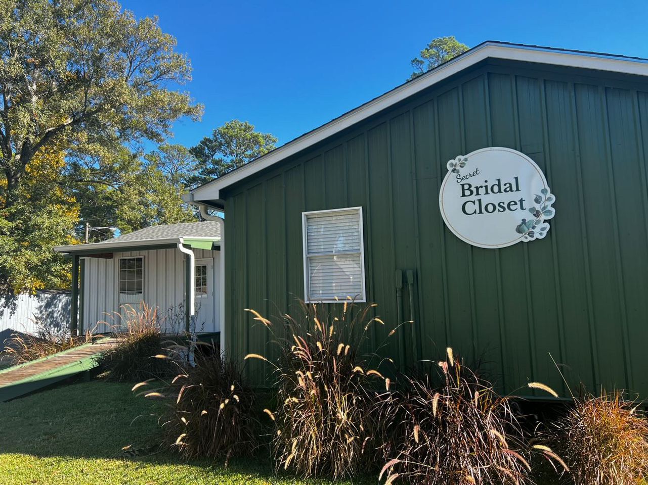 Bridal closet store