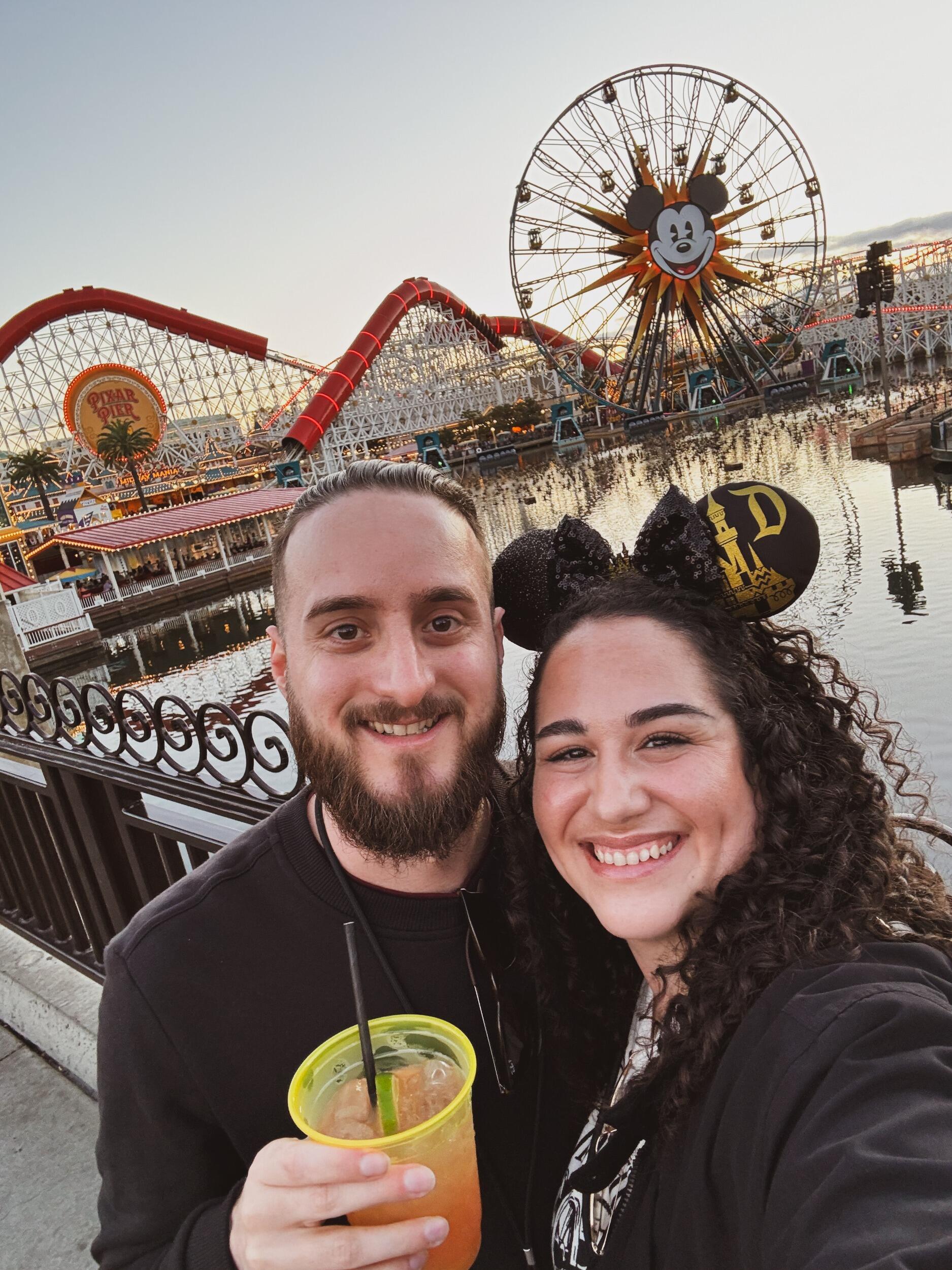 A detour to Disneyland and their first Food & Wine Festival together. • Un desvío a Disneyland y su primer Food & Wine Festival juntos.