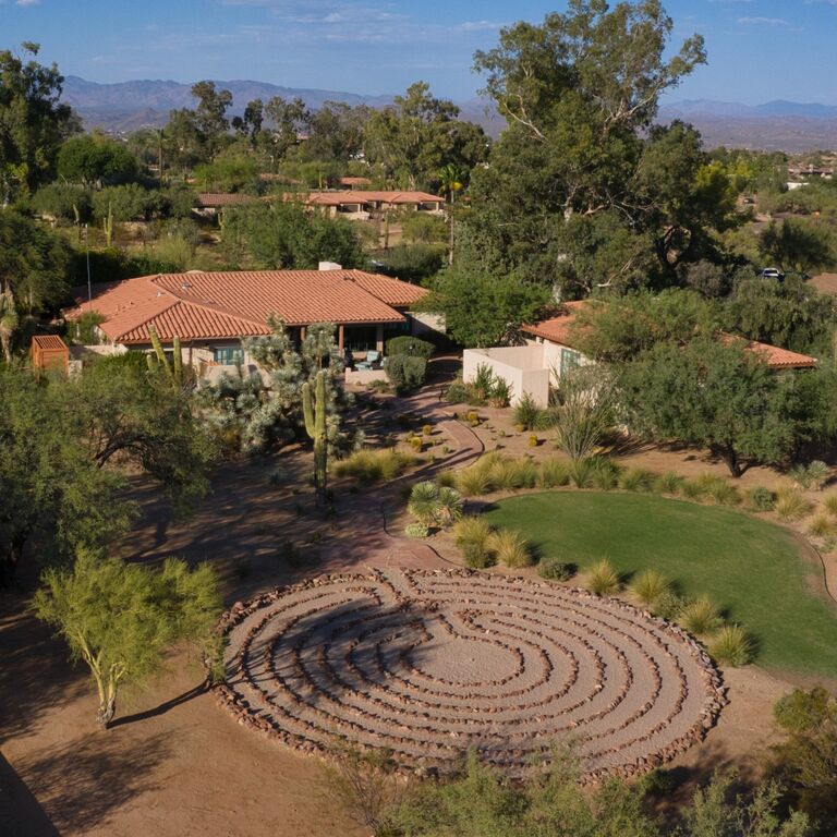 Rancho de Los Caballeros romantic getaway in arizona