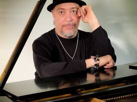 Musical Moods with Rhé Guillemet - Singing Pianist - New Orleans, LA - Hero Gallery 1