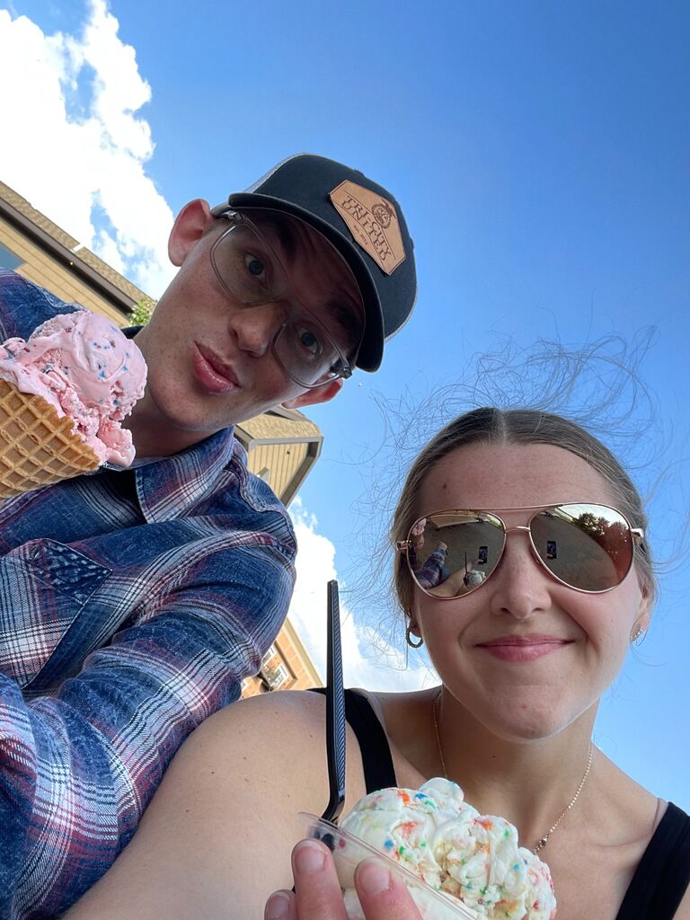 Date in Victoria, MN!