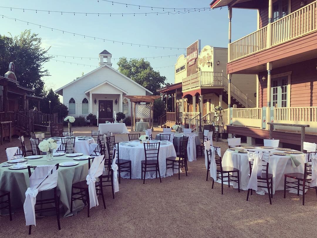 Silver Sycamore outdoor wedding venue