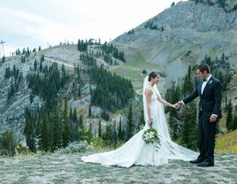 wedding couple in wyoming mountains