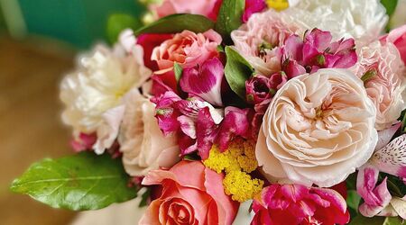 Tận hưởng cảm giác trở thành một florist chuyên nghiệp và tạo ra những bó hoa cắt tỉa độc đáo mà bạn luôn ao ước. Đón xem hình ảnh và tìm cách thực hiện bằng chính bàn tay của mình!