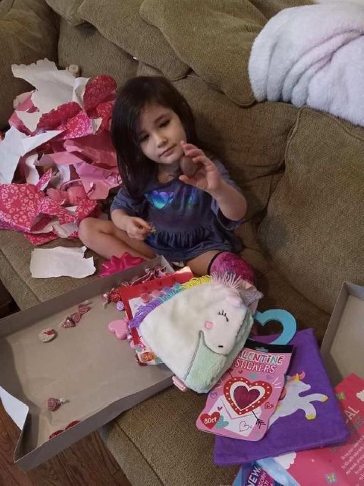 ❤️Valentine's Day was extra special for their sweet niece, Shae Richards, in Tennessee! 🎁 They showered her with tons of gifts, and just like her Uncle Baba (Jeremy), she couldn't resist the allure of chocolate. 🍫 Her eyes lit up with joy as she unwrapped each treat, and her giggles filled the room. 😄 Shae's love for chocolate is truly a family trait, and they couldn't be happier to share these sweet moments with her. 💖🍫