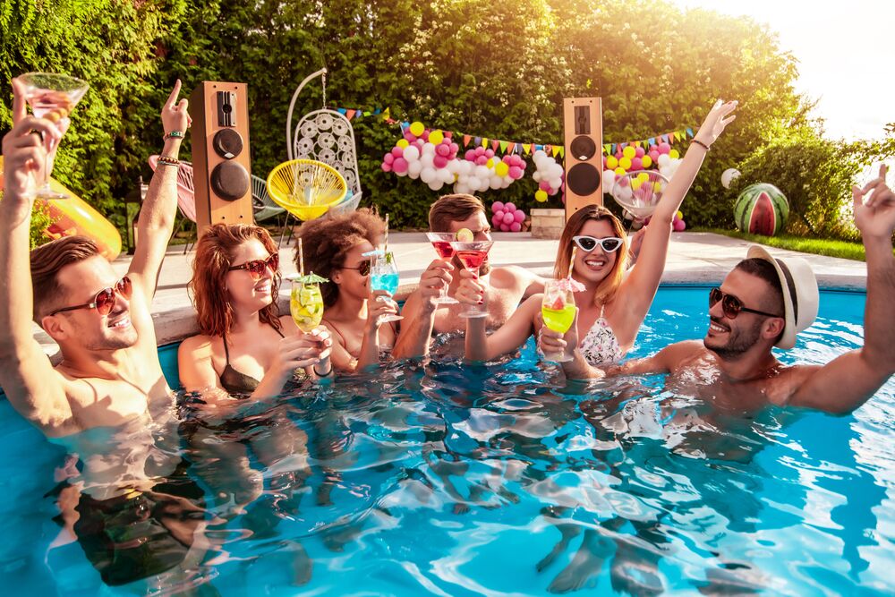 Pool Party, Summer Holidays