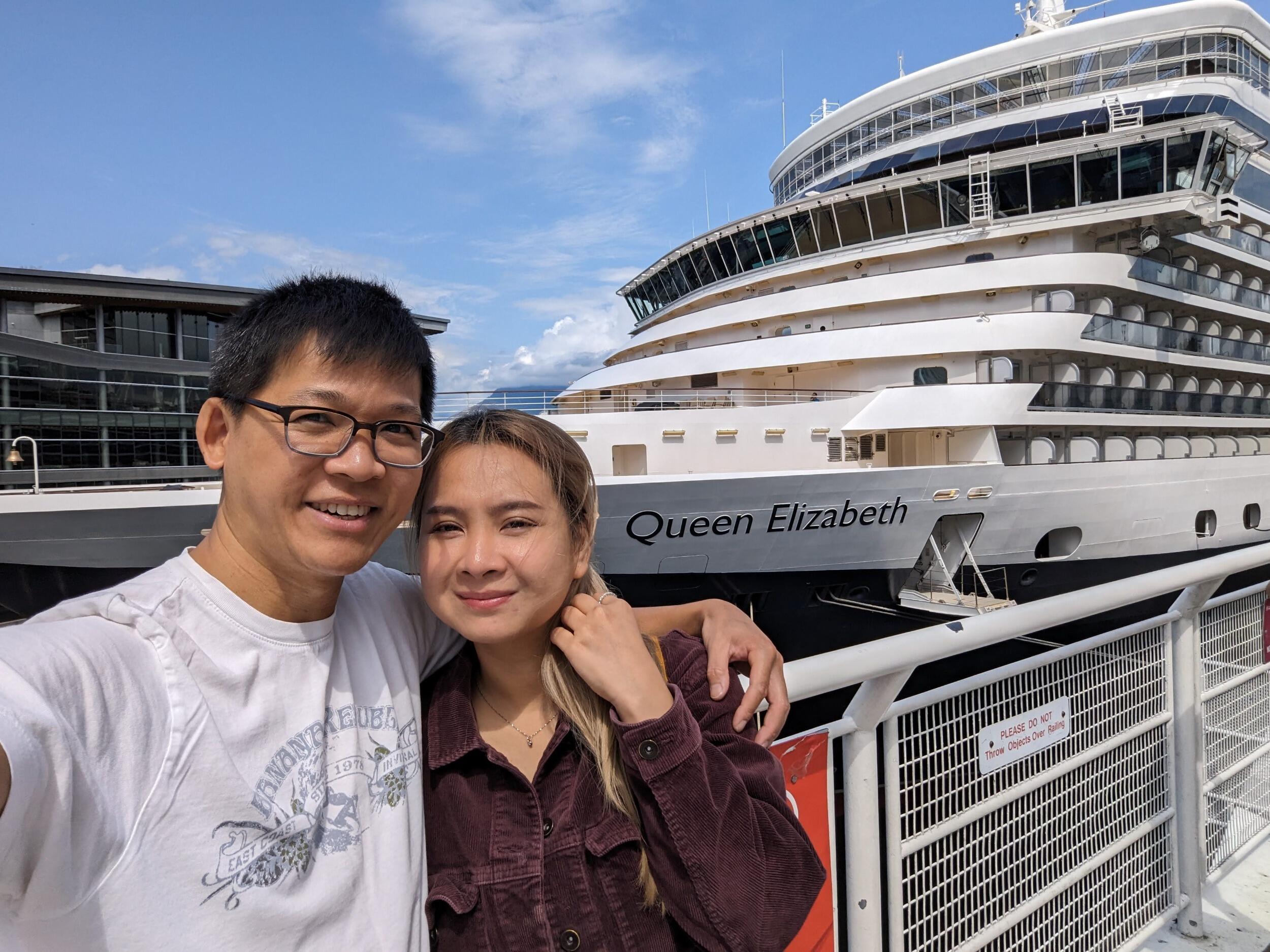 The Cunard Liner MS Queen Elizabeth paid a visit to Canada Place Cruise Terminal and it's definitely a rare event.