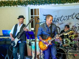 Half Nelson Band - Cover Band - Rochester, MI - Hero Gallery 4