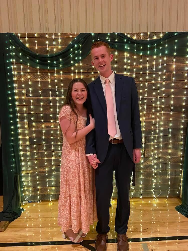 Second date! Sarah met the Armstrong fam...and all of Tanner's friends... no pressure!