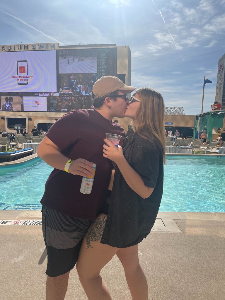 Relaxing in Vegas ☀️